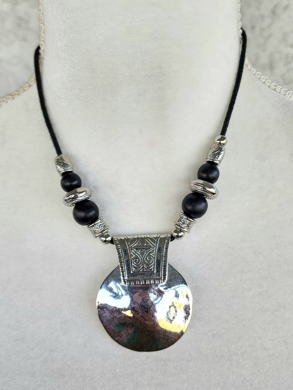 VCLM Black Bead Silver-Tone Disc Pendant Necklace
